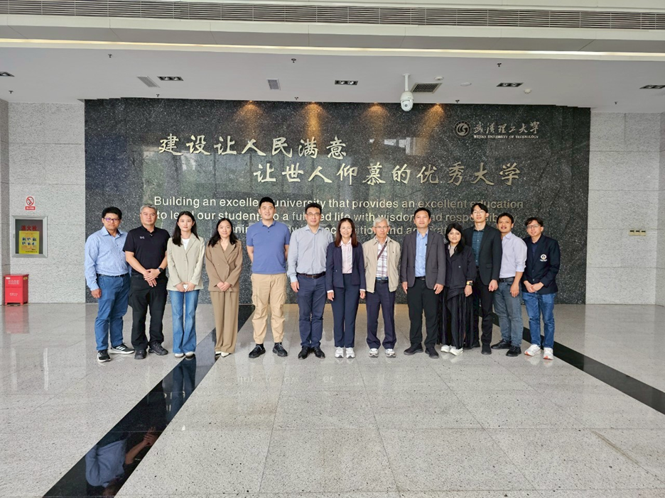 Read more about the article ศูนย์ความเป็นเลิศด้านฟิสิกส์ ร่วมกับโครงการ การพัฒนาต้นแบบเซลล์แสงอาทิตย์ชนิดเพอรอฟสไกต์ฯ ที่ได้รับการสนับสนุนจาก สกสว. บพค. หารือด้านการวิจัยร่วมกับ Wuhan University of Technology